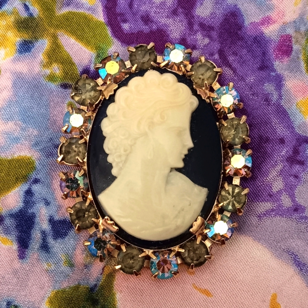 Vintage Cameo Brooch with Crystal and Gold Accents